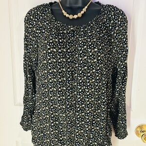 Women's Black and White Button-Up Top